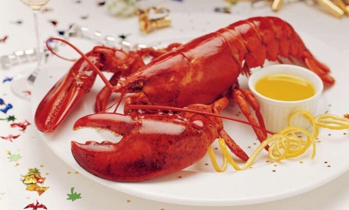 Мясо лобстера, благодаря высокому содержанию йода и других микроэлементов, полезно для щитовидной железы
