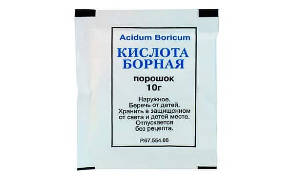 Применение борной кислоты в лечении грибка стопы позволит снять зуд кожи, устранить неприятный запах ног, снизить воспаление